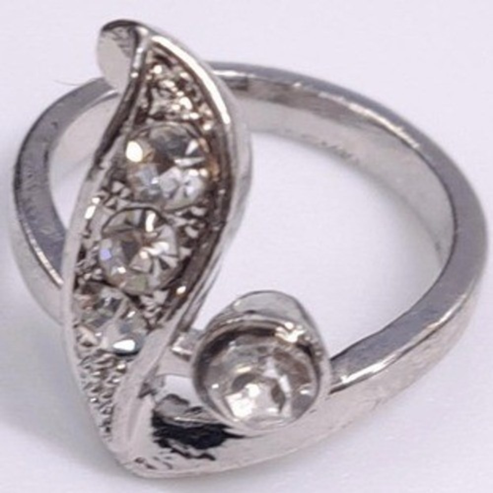 New Ring Sz 9 Clear Sparkling Stones Silvertone Cocktail Feather Costume Jewelry
